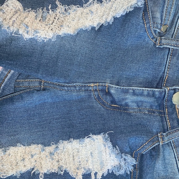 Light Medium Wash Distressed Jeans - Picture 4 of 9